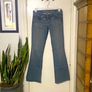 Juicy Couture boot cut low rise med blue sz 28 jeans